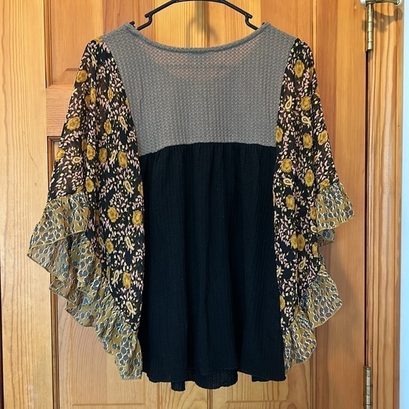 Umgee Women's Floral Mixed Print Black and Brown Waffle Knit Top Size Small - Picture 4 of 6